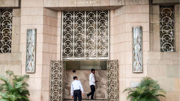 https://www.salarnews.in/public/uploads/images/newsimages/maannewsimage01082025_121411_Untitled design (3).jpg